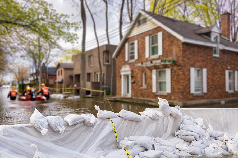 How to Help If a Hurricane Hits While You’re Travel Nursing